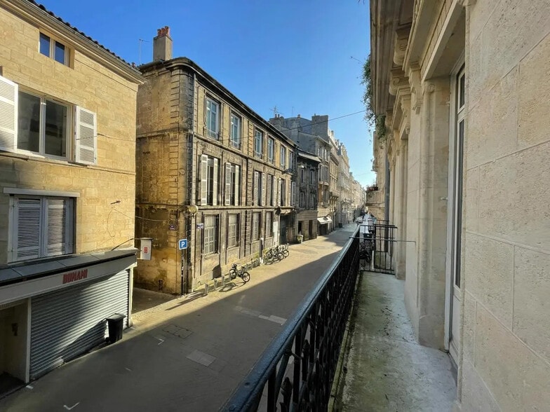 Bureau dans Bordeaux à vendre - Photo de l’immeuble – Image 3 sur 12