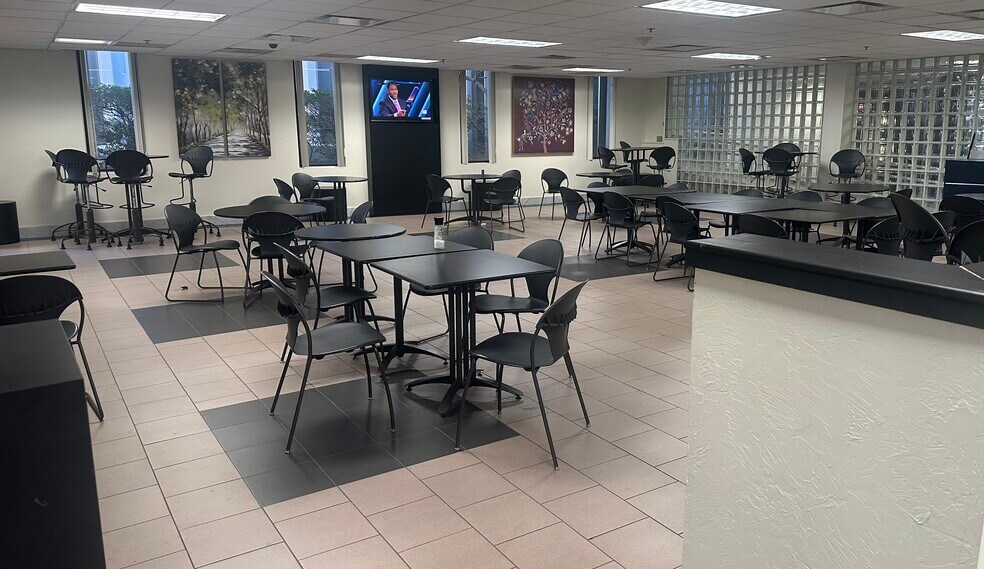 2000 N Classen Blvd, Oklahoma City, OK à louer - Photo intérieure – Image 3 sur 14