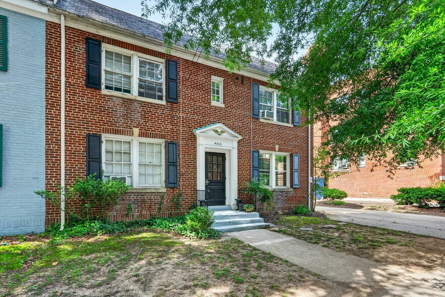 4512 MacArthur Blvd NW, Washington, DC à vendre - Photo de l’immeuble – Image 2 sur 22