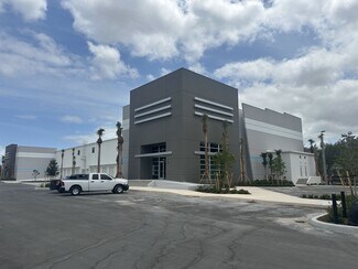 Plus de détails pour 2500 NW 19th St, Pompano Beach, FL - Industriel/Logistique à louer