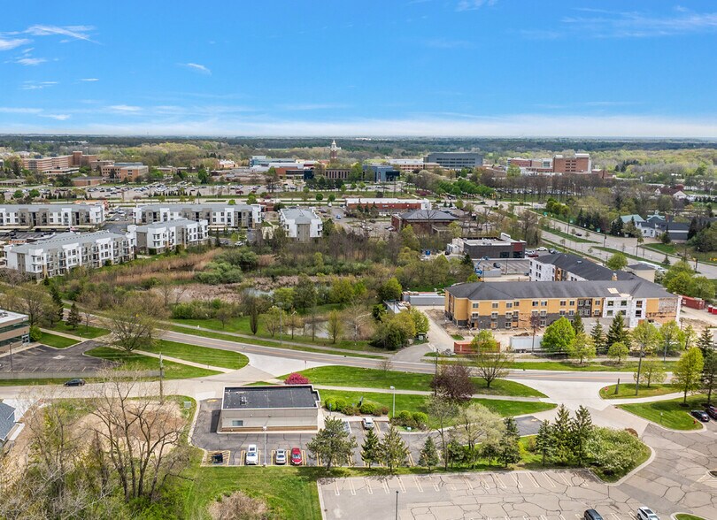 3297 Five Points Dr, Auburn Hills, MI à vendre - Photo de l’immeuble – Image 3 sur 8