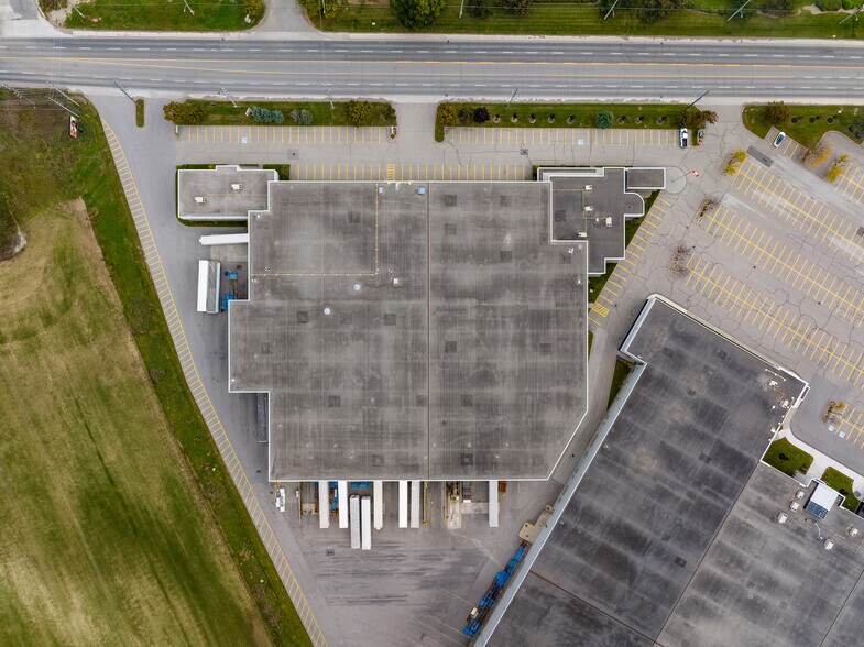 7420 Bramalea Rd, Mississauga, ON à louer - Photo de l’immeuble – Image 2 sur 6