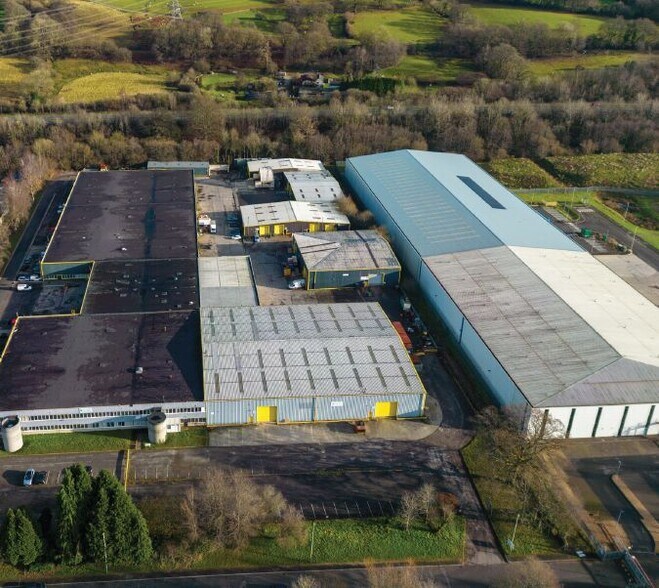 Dyffryn Industrial Estate, North Cardiff portefeuille de 3 biens à vendre sur LoopNet.fr - Aérien – Image 2 sur 3