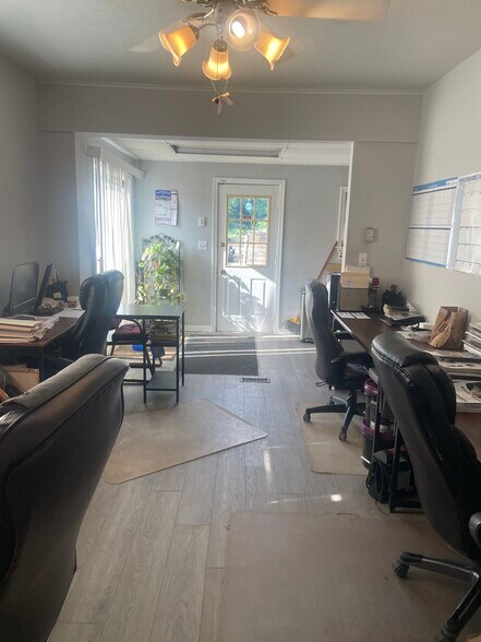 1112 Middle River Rd, Middle River, MD à louer - Photo de l’immeuble – Image 3 sur 5