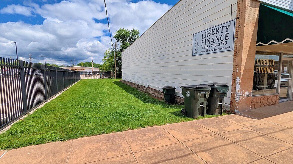 215 E 6th St, Okmulgee, OK à vendre - Photo de l’immeuble – Image 3 sur 12