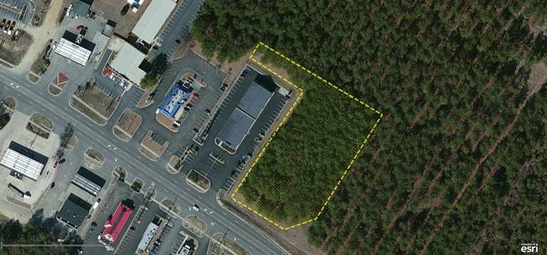 2129 Cedar Creek Rd, Fayetteville, NC à vendre - Photo principale – Image 1 sur 9