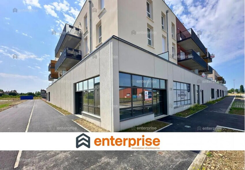 Local commercial dans Venette à vendre - Photo de l’immeuble – Image 1 sur 5