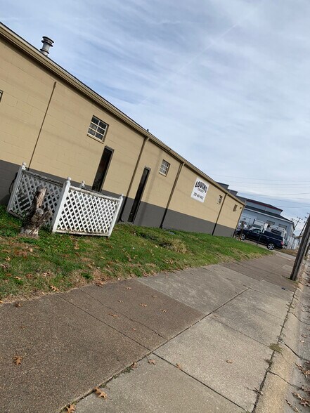 1201 E 18th St, Owensboro, KY à louer - Photo de l’immeuble – Image 3 sur 7