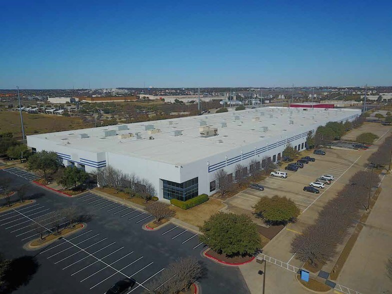 905 W Howard Ln, Austin, TX à louer - Photo de l’immeuble – Image 1 sur 7