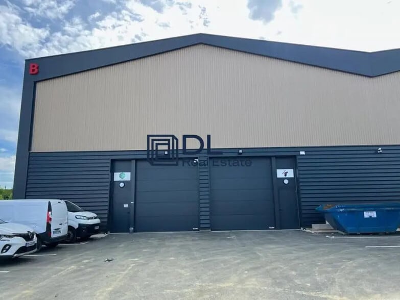 Industriel/Logistique dans Moissy-Cramayel à vendre - Photo de l’immeuble – Image 3 sur 8