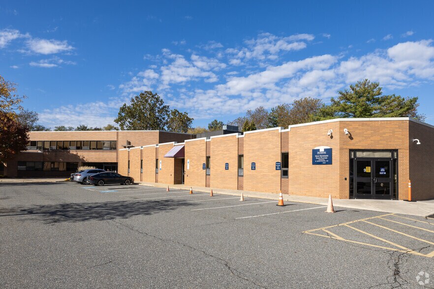 12265 Townsend Rd, Philadelphia, PA à vendre - Photo de l’immeuble – Image 2 sur 5
