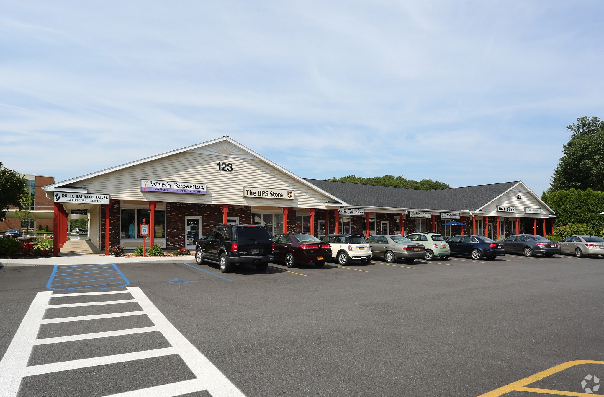 123 Saratoga Rd, Schenectady, NY à louer Photo principale– Image 1 sur 8