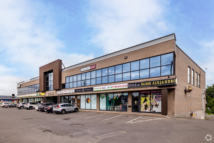 321-335 Boul Saint-Martin O, Laval, QC à louer - Photo principale – Image 2 sur 18