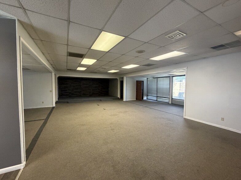7811 Kelley Dr, Stockton, CA à vendre - Photo de l’immeuble – Image 3 sur 10