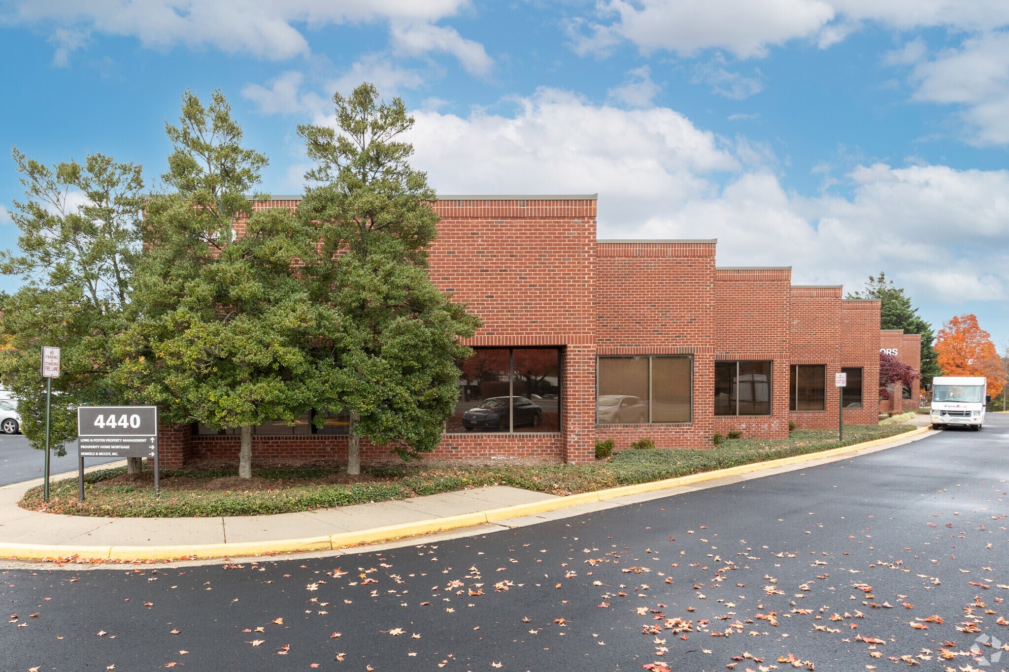 4440 Brookfield Corporate Dr, Chantilly, VA à louer Photo principale– Image 1 sur 5