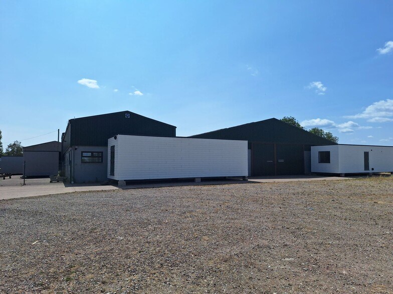 Pound Ln, Hardwicke à louer - Photo principale – Image 1 sur 10