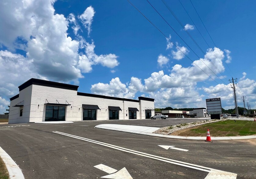 257 Grace Cv, Medina, TN à louer - Photo de l’immeuble – Image 3 sur 3