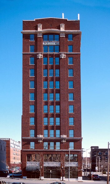 1627 Main St, Kansas City, MO à louer - Photo de l’immeuble – Image 2 sur 2