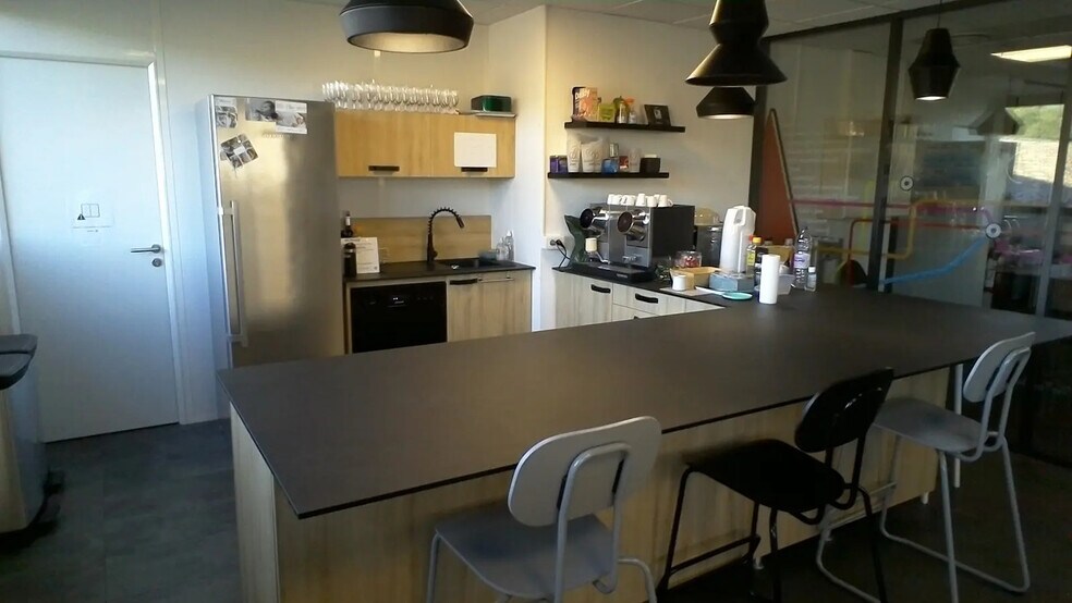515 Avenue De La Tramontane, La Ciotat à vendre - Photo de l’immeuble – Image 2 sur 21