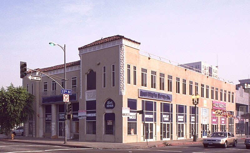 1058-1060 S Olive St, Los Angeles, CA à vendre - Photo de l’immeuble – Image 2 sur 9