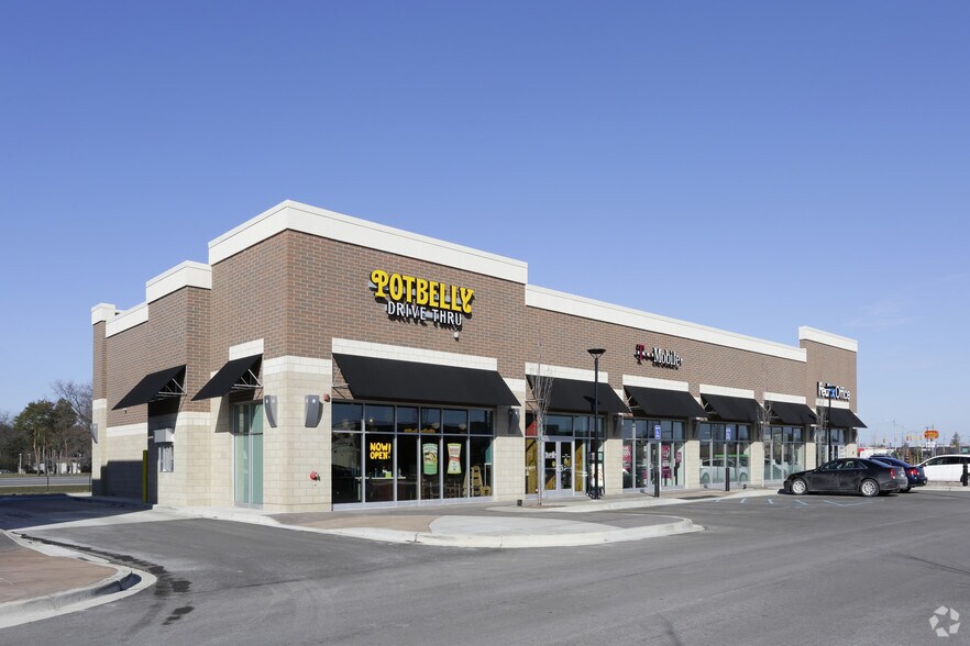 Shops at Westshore Bldg 7 & 10 portefeuille de 2 biens à vendre sur LoopNet.fr - Photo principale – Image 1 sur 2