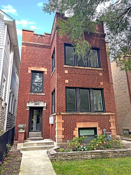 2754 W Giddings St, Chicago, IL à vendre - Photo de l’immeuble – Image 2 sur 14