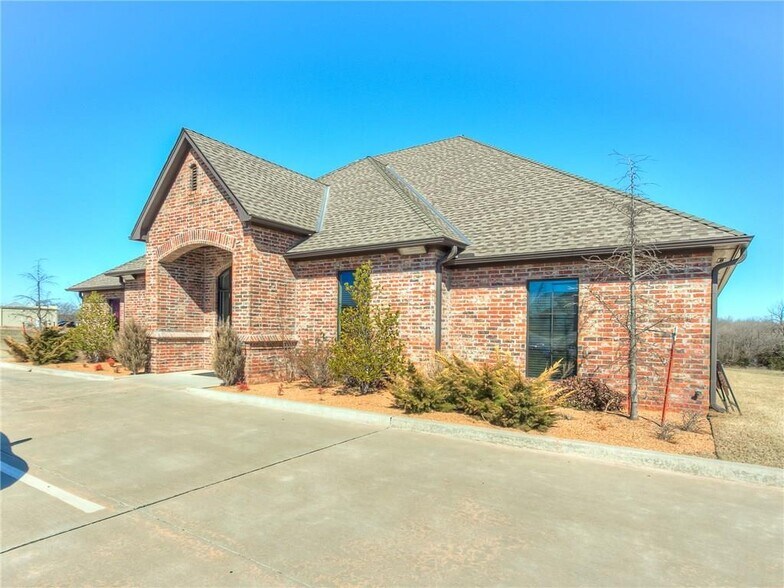 14617 NE 20th St, Choctaw, OK à vendre - Photo de l’immeuble – Image 2 sur 9