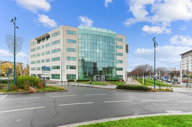 Plus de détails pour 1 Avenue Du Général De Gaulle, Gennevilliers - Bureau à louer