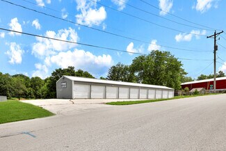 Plus de détails pour 4227 NE 43rd Ct, Des Moines, IA - Spécialisé à vendre