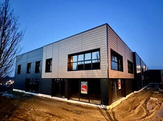 Plus de détails pour Local d'activités à louer