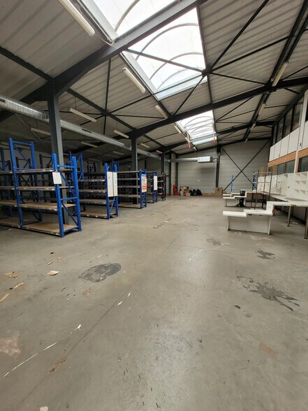 Industriel/Logistique dans Saint-Genis-Laval à louer - Photo intérieure – Image 2 sur 3