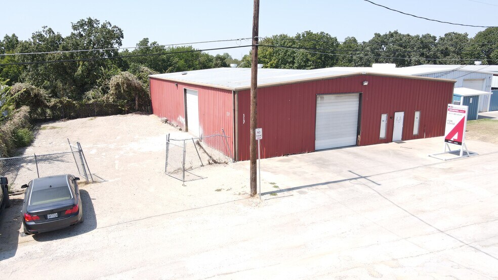 117 Industrial Dr, Kennedale, TX à vendre - Photo de l’immeuble – Image 1 sur 7