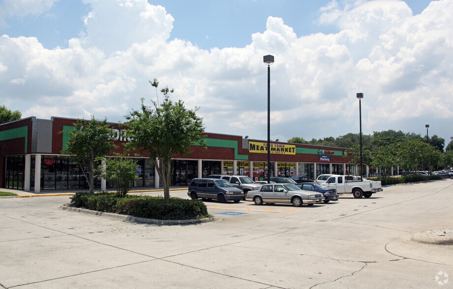 4941 E Busch Blvd, Tampa, FL à louer - Photo principale – Image 1 sur 18