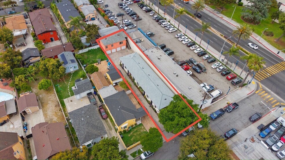 8915 Elizabeth Ave, South Gate, CA à vendre - Photo de l’immeuble – Image 2 sur 13