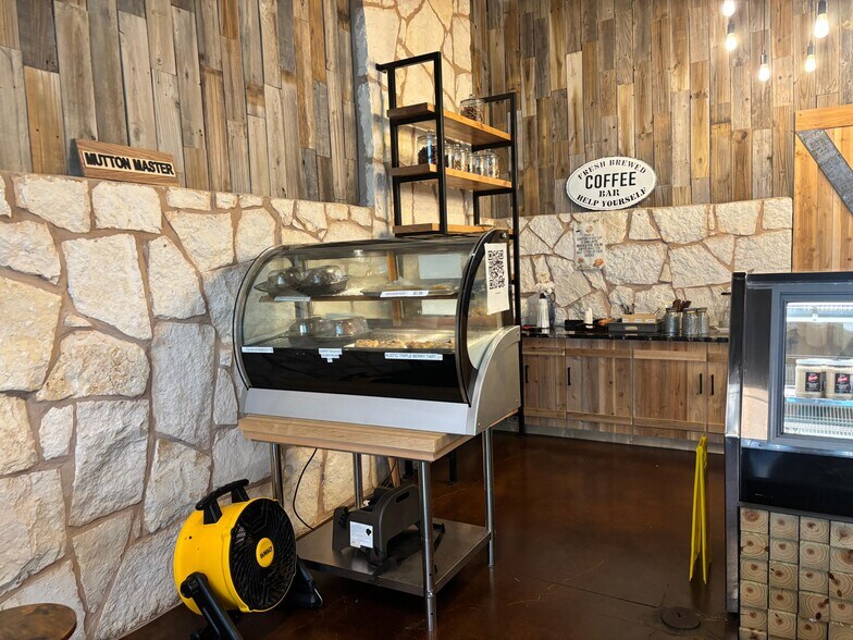 13920 W Ronald Reagan Blvd, Leander, TX à louer - Photo de l’immeuble – Image 2 sur 11
