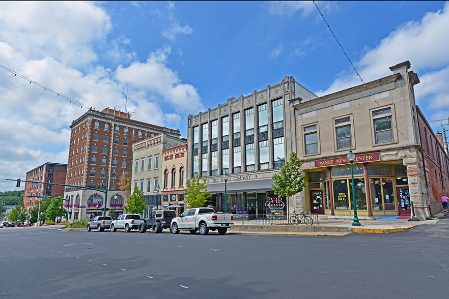 116 W 6th St, Bloomington, IN à louer - Photo de l’immeuble – Image 2 sur 3