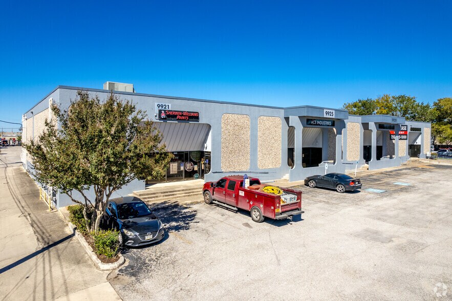 9929 Broadway, San Antonio, TX à louer - Photo de l’immeuble – Image 1 sur 30