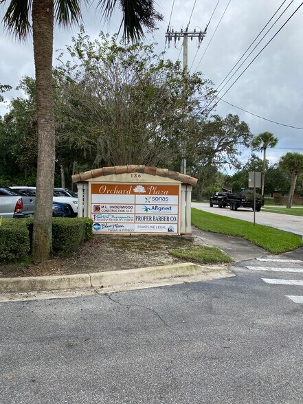 136 N Orchard St, Ormond Beach, FL à louer - Photo de l’immeuble – Image 3 sur 14
