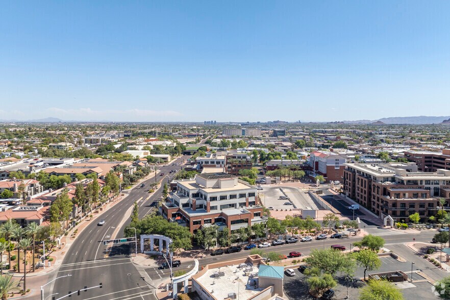 4250 N Drinkwater Blvd, Scottsdale, AZ à louer - Aérien – Image 3 sur 5