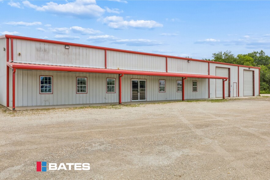 5200 N I-45 Hwy, Ennis, TX à louer - Photo de l’immeuble – Image 2 sur 21