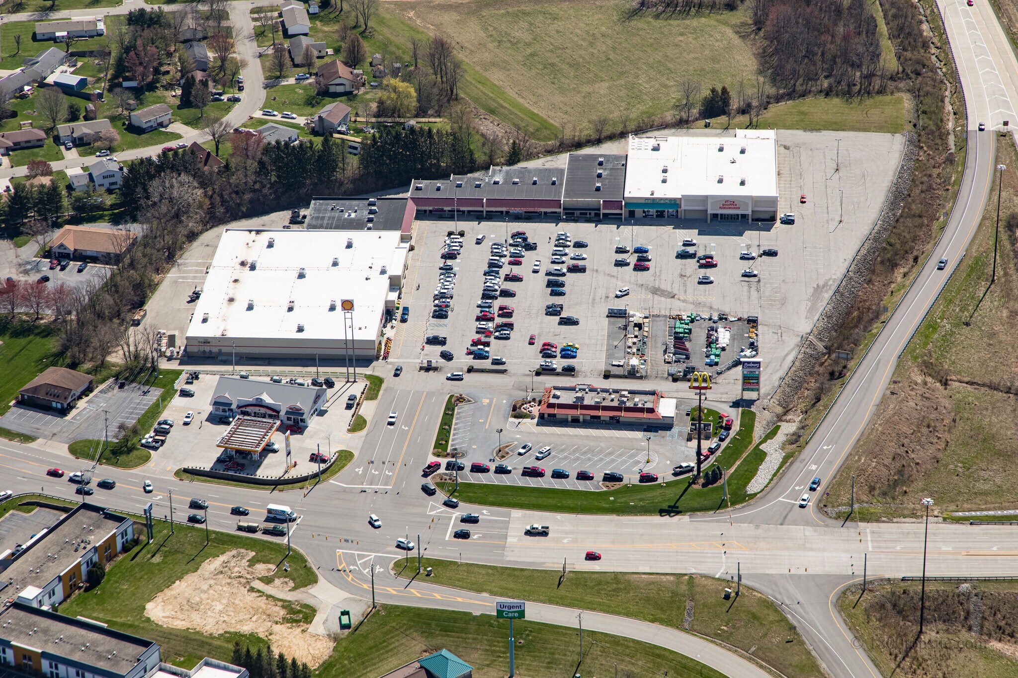 100 Cross County Plz, Batesville, IN à louer Aérien– Image 1 sur 7