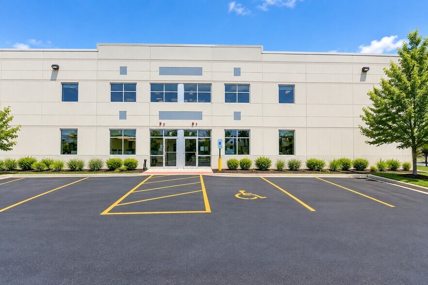 475 Quadrangle Dr, Bolingbrook, IL à louer - Photo de l’immeuble – Image 1 sur 13