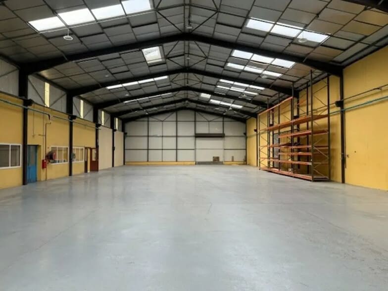 Local d’activités dans Bayonne à louer - Photo de l’immeuble – Image 3 sur 3