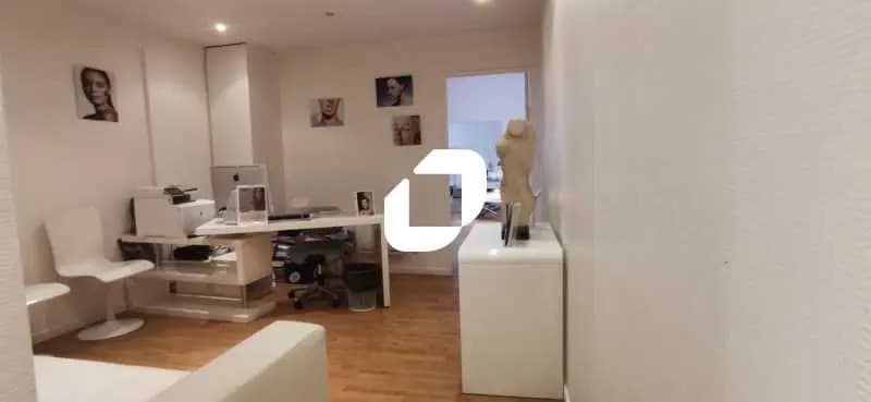 Local commercial dans Paris à louer - Photo intérieure – Image 2 sur 8