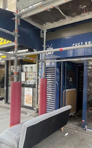 160 Rue Saint-Denis, Paris à louer - Photo de l’immeuble – Image 2 sur 13