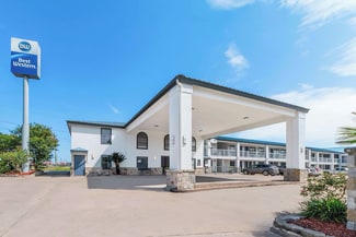 Plus de détails pour 208 Nueces St, George West, TX - Hôtellerie à vendre