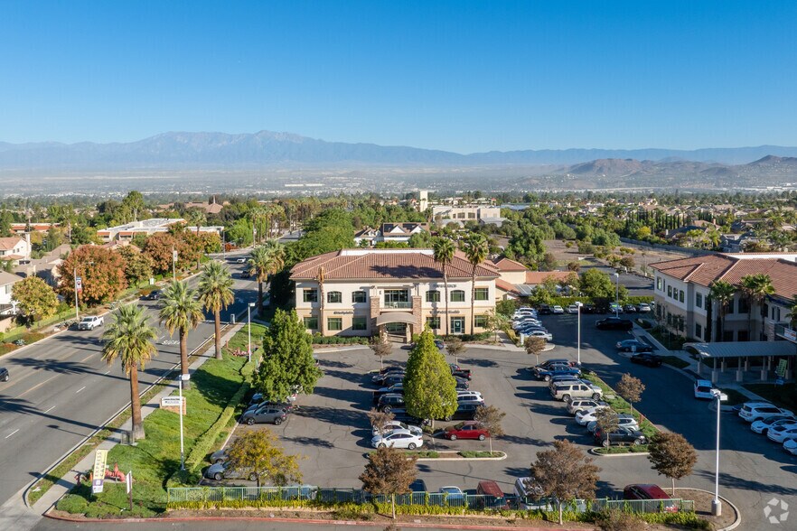 2815 S Main St, Corona, CA à louer - Aérien – Image 3 sur 8