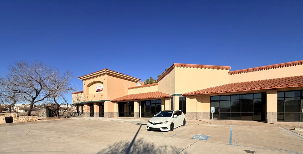 2540 N Telshor Blvd, Las Cruces, NM à louer - Photo de l’immeuble – Image 2 sur 2