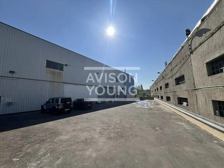 Industriel/Logistique dans Saint-Denis à louer - Photo de l’immeuble – Image 3 sur 12