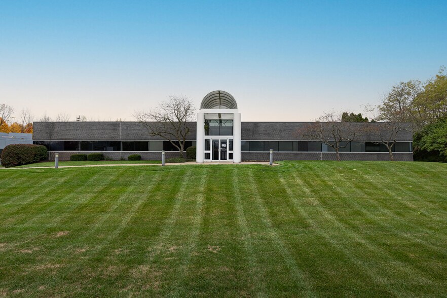 7271 N Main St, Dayton, OH à louer - Photo de l’immeuble – Image 3 sur 59
